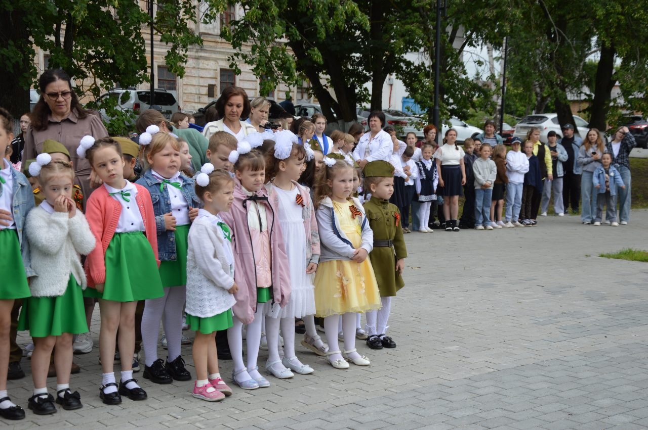 В Алатыре впервые прошла акция "Свеча памяти" для дошколят и ребят с ОВЗ 2