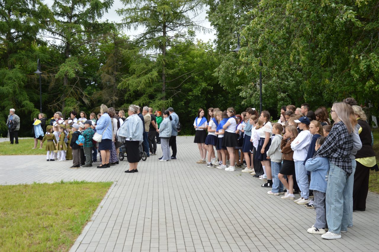 В Алатыре впервые прошла акция "Свеча памяти" для дошколят и ребят с ОВЗ 13