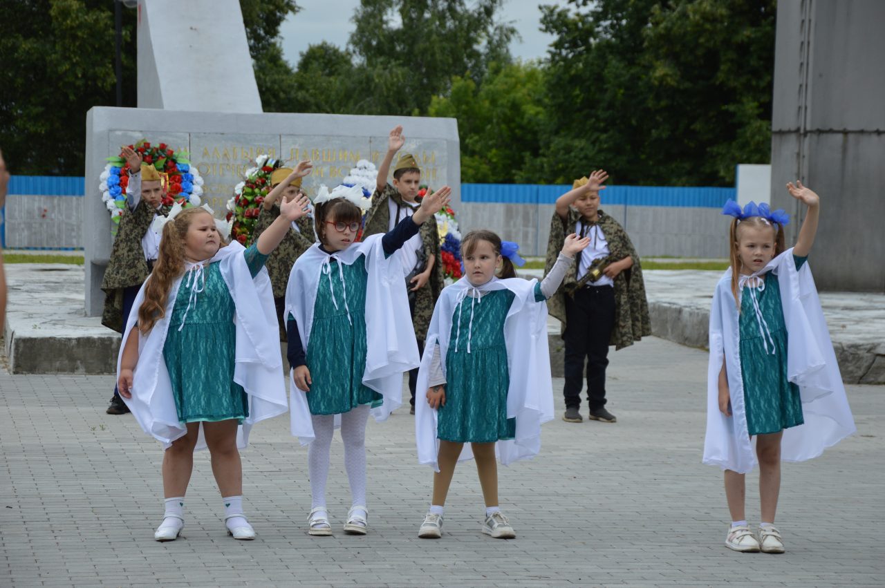 В Алатыре впервые прошла акция "Свеча памяти" для дошколят и ребят с ОВЗ 14