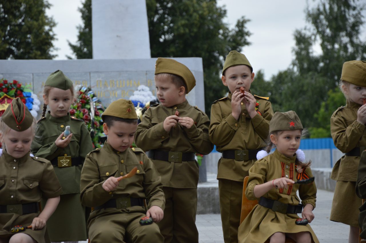 В Алатыре впервые прошла акция "Свеча памяти" для дошколят и ребят с ОВЗ 42