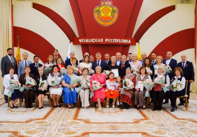 Ими гордится Чувашия. Олег Николаев вручил государственные награды жителям республики