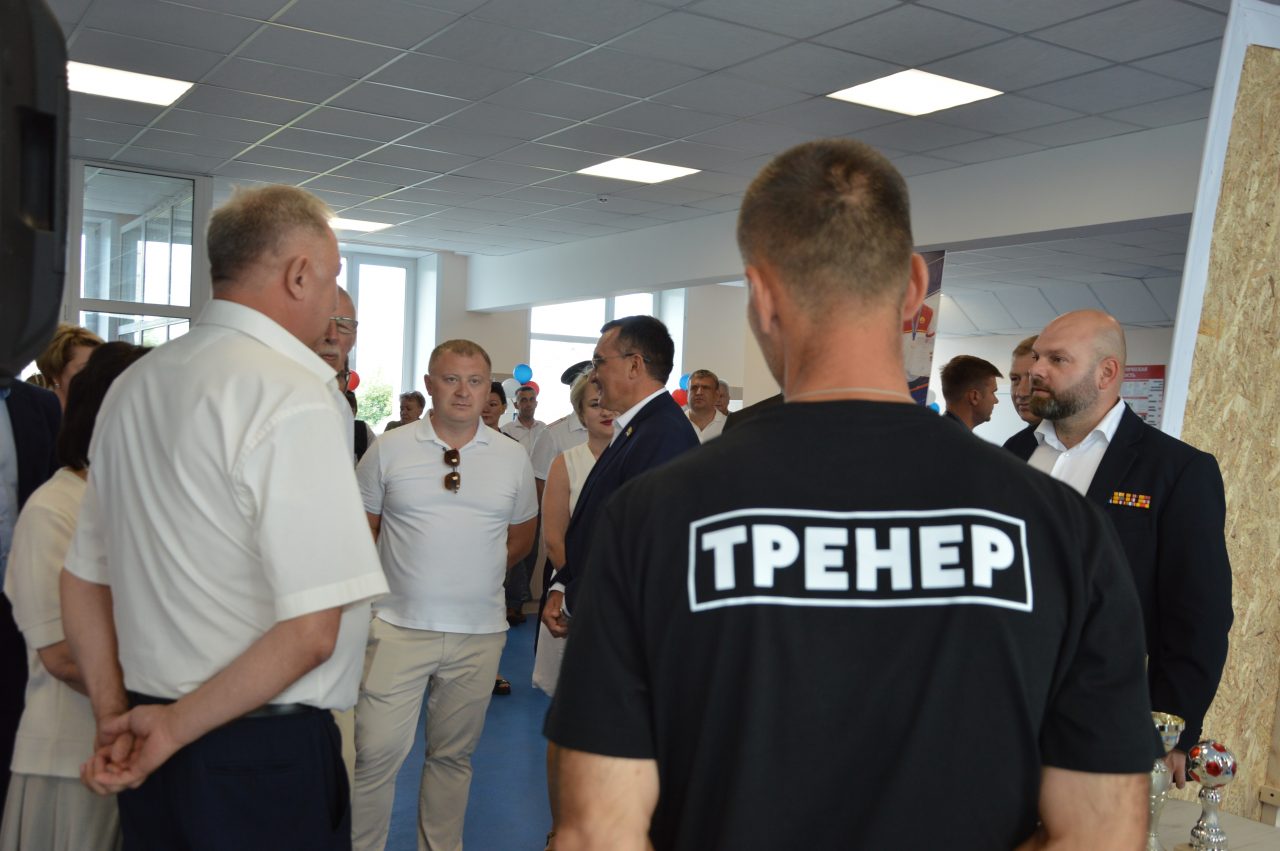 Спортивная школа № 1 в Алатыре распахнула двери после ремонта. На очереди - стадион. 7