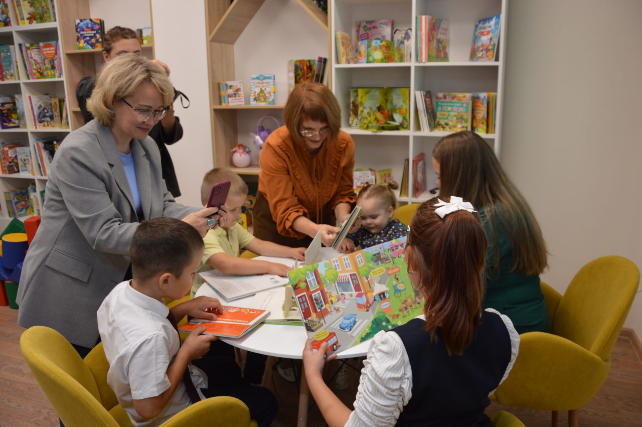 Библиотека на ул.Комарова в Алатыре теперь официально носит название «На Бугре» 5