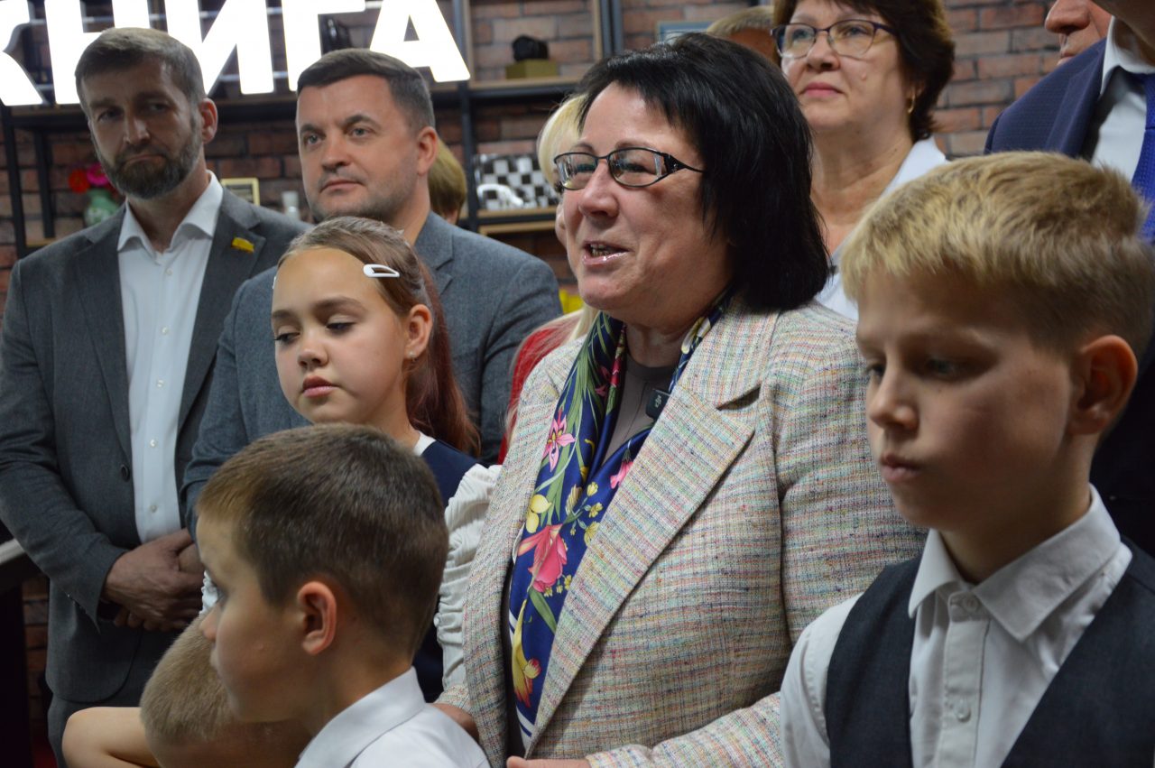 Библиотека на ул.Комарова в Алатыре теперь официально носит название «На Бугре» 16