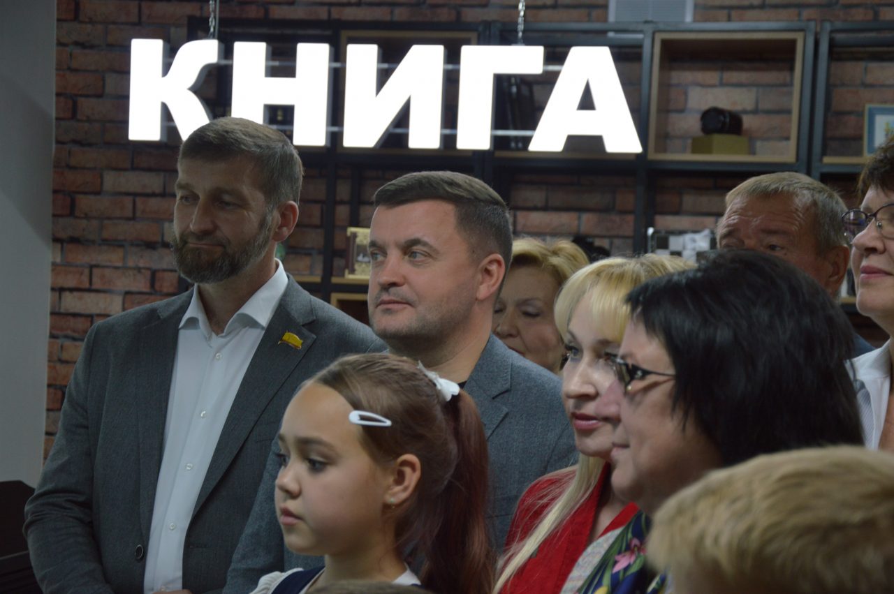 Библиотека на ул.Комарова в Алатыре теперь официально носит название «На Бугре» 17