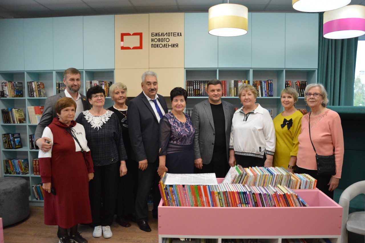 Библиотека на ул.Комарова в Алатыре теперь официально носит название «На Бугре» 35