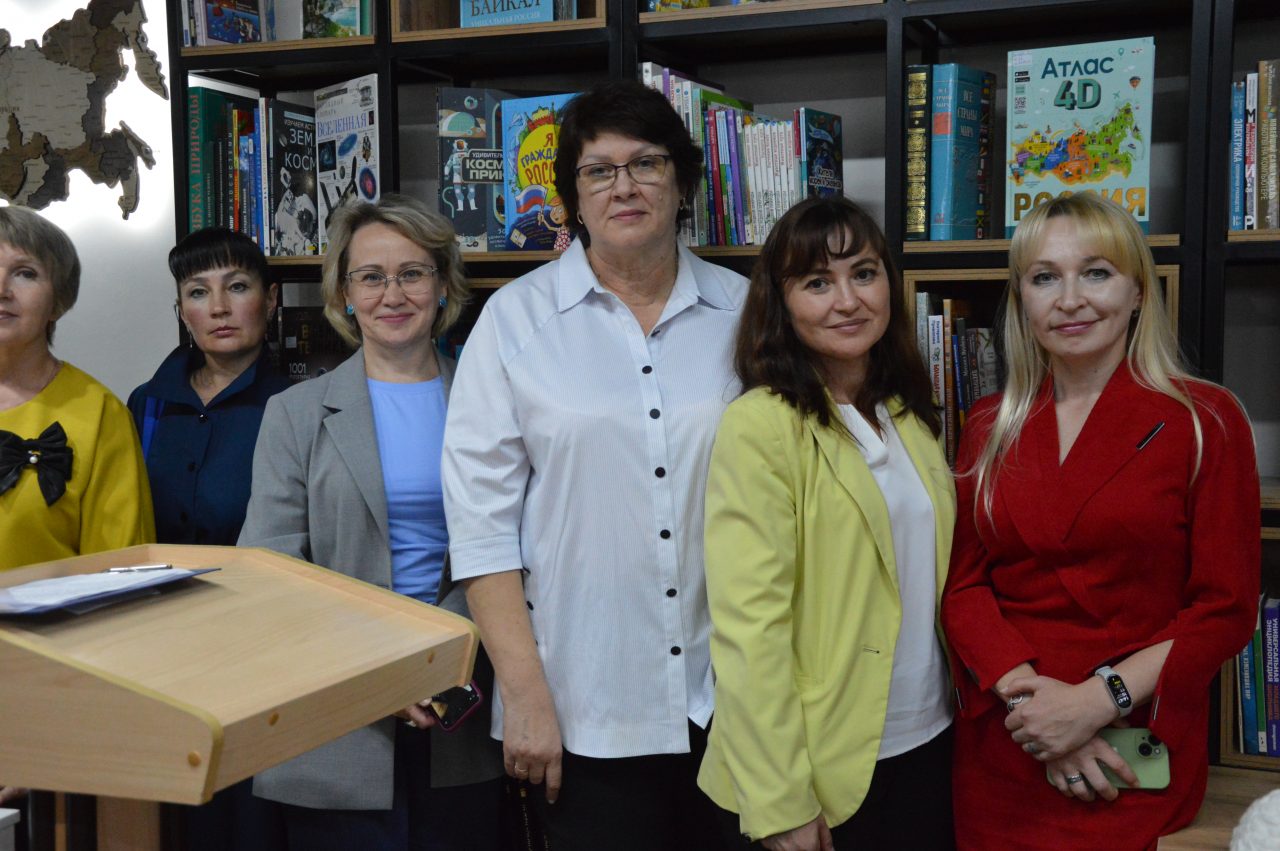Библиотека на ул.Комарова в Алатыре теперь официально носит название «На Бугре» 39