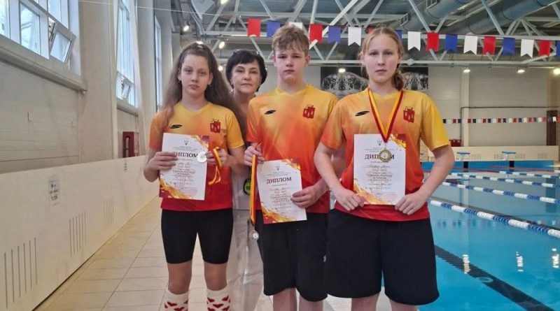 Десять медалей на четверых